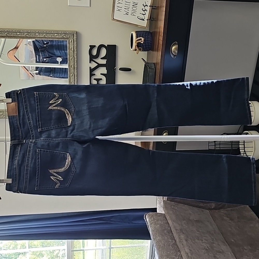 Maurices Women's Boot Cut Jeans With Embroidered Pockets Size 8 Regular